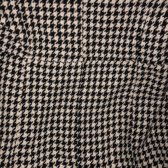 Ladies Houndstooth coat by Bitten - Picture 5 of 8